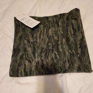 BNWT  Lululemon Vinsaya Scarf in color Camo